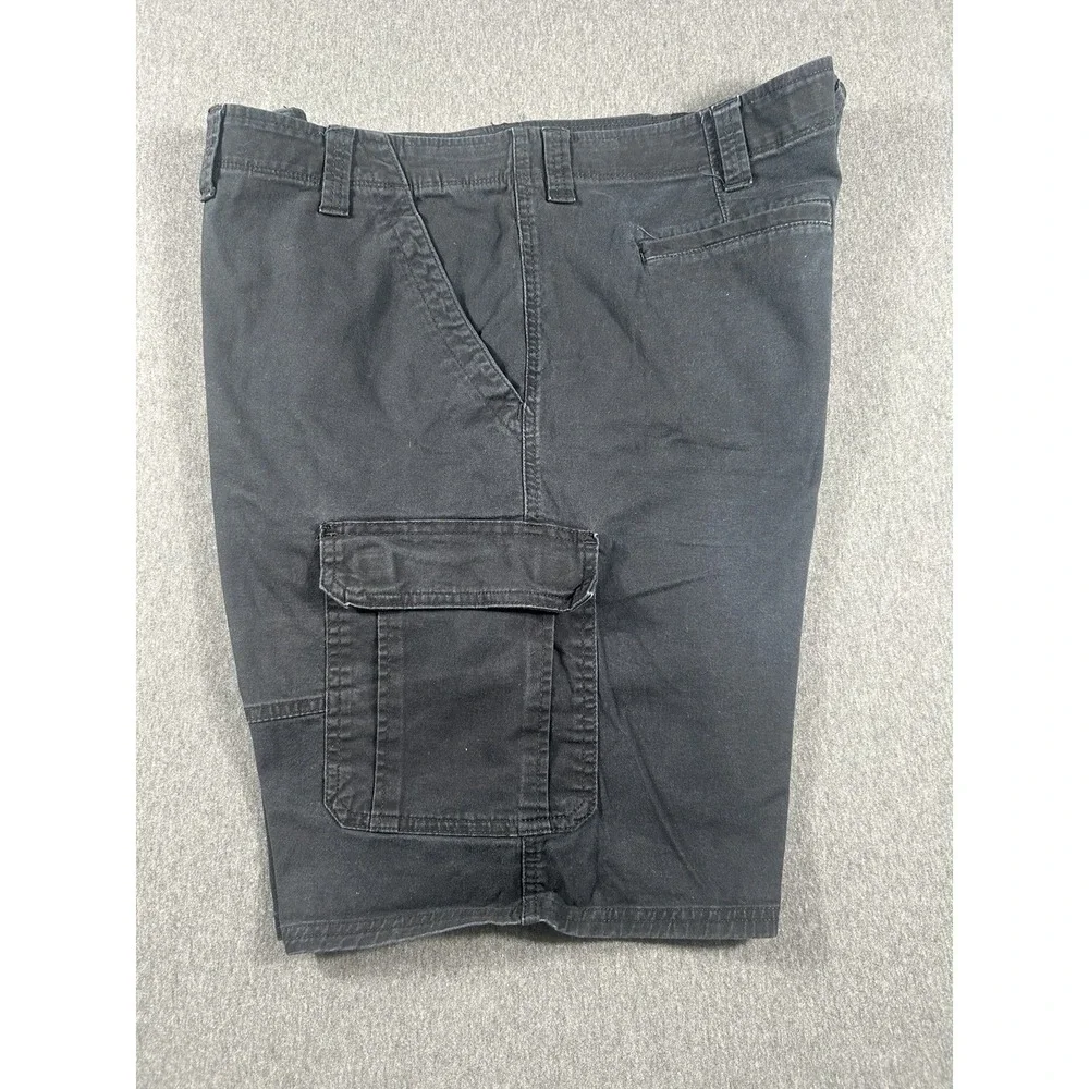 Wrangler Relaxed Fit Hits At The Knees Men's Dark Gray Cargo Shorts
